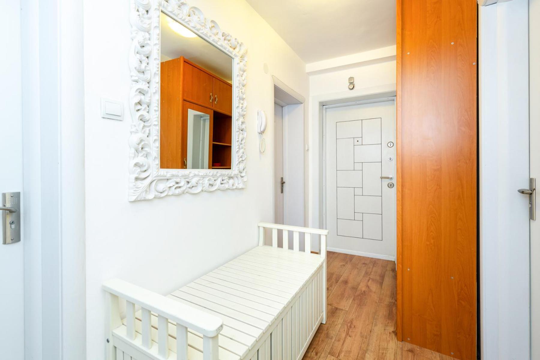 The White Apartment - Free Parking Sofia Esterno foto