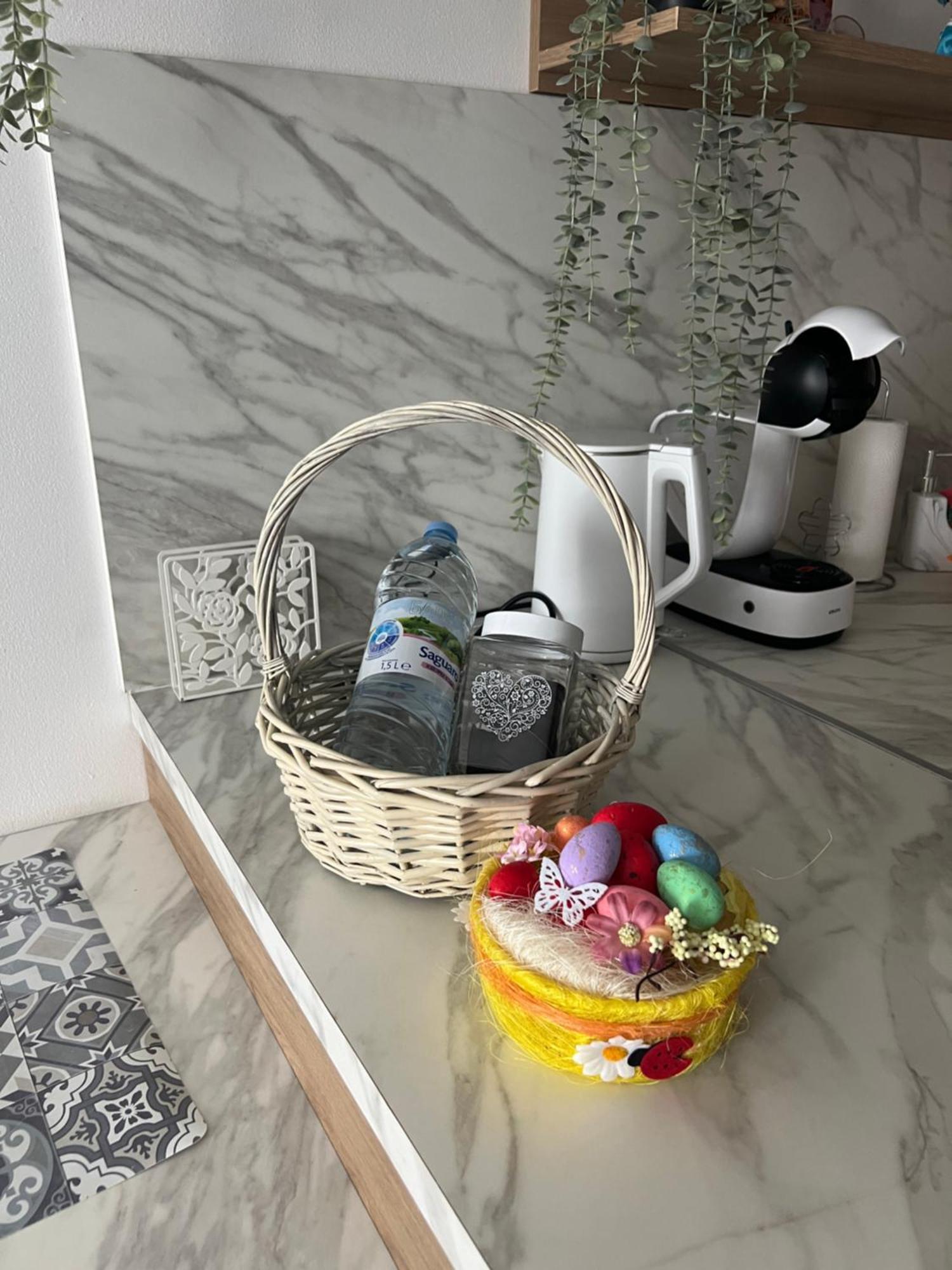 The White Apartment - Free Parking Sofia Esterno foto
