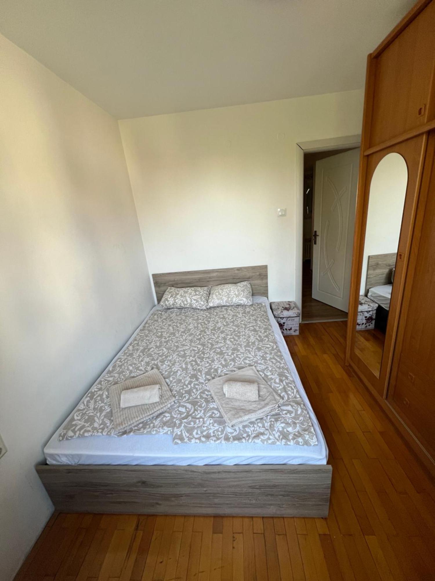 The White Apartment - Free Parking Sofia Esterno foto
